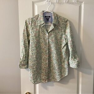 Chaps Pastel, No Iron Button-Up Shirt. Size small.  B4